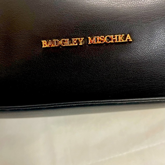 Badgley Mischka black, vegan leather bag with snake print handle - Picture 2 of 8